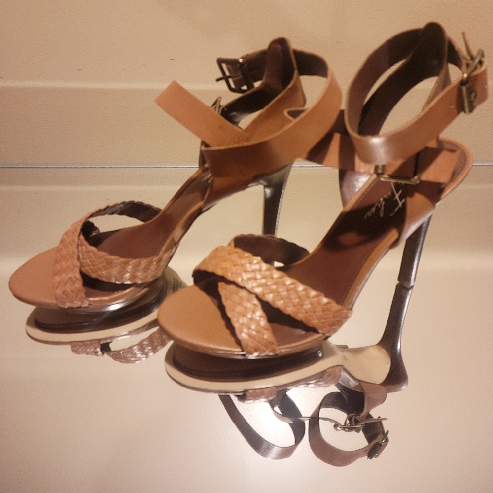 Sandals - Picture 4 of 4